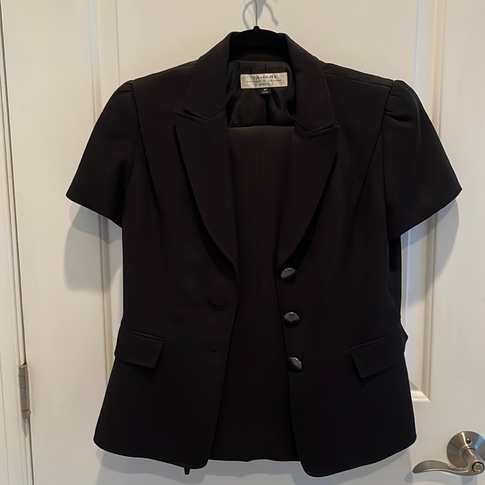 Tahari  short sleeve jacket pants suit.